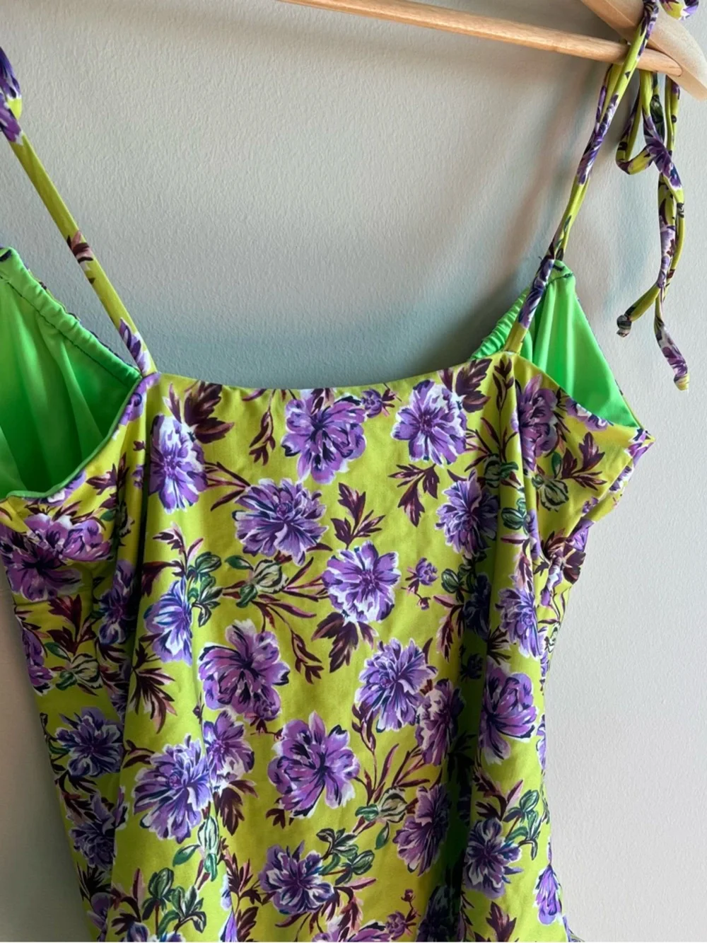 Beach Riot lime movement floral